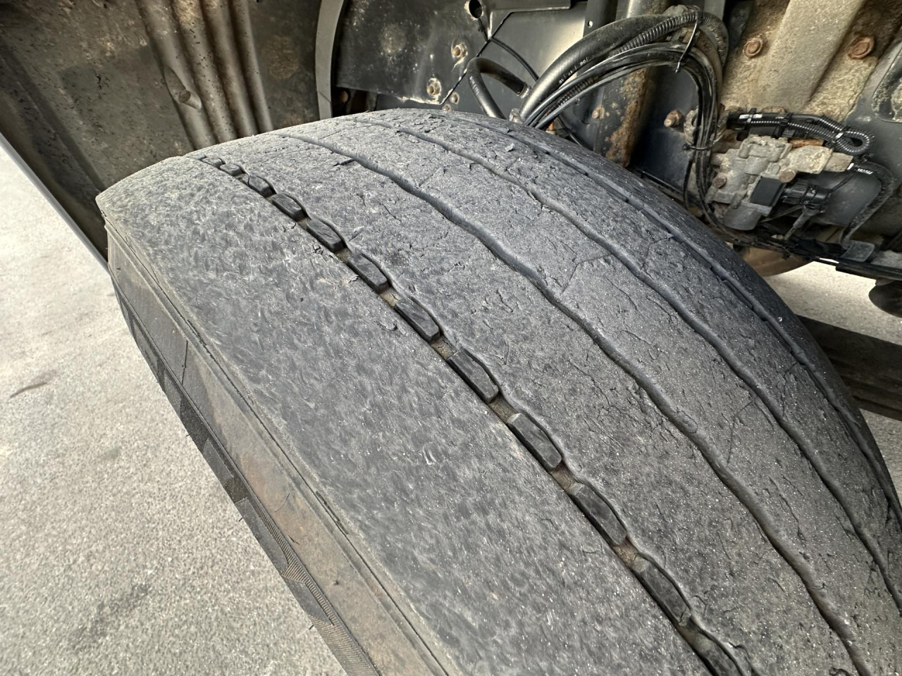 SCANIA R 450 CB6x4HHA - Шаси кабина: снимка 2 SCANIA R 450 CB6x4HHA - Шаси кабина: снимка 2