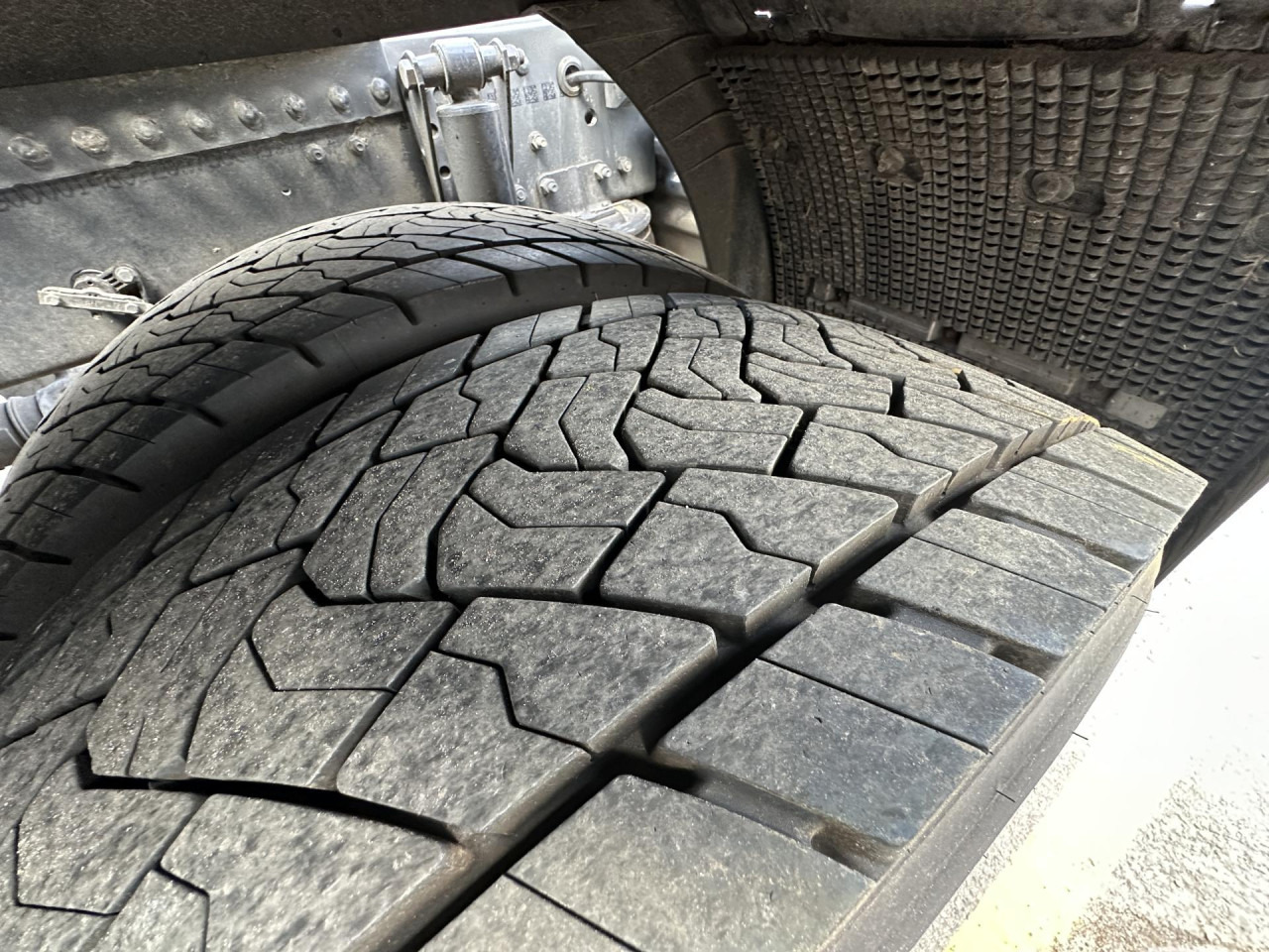 SCANIA R 460 A4x2NB - Влекач: снимка 2 SCANIA R 460 A4x2NB - Влекач: снимка 2