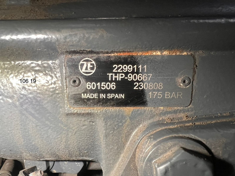 DAF XG RHD - Кормилна кутия: снимка 2 DAF XG RHD - Кормилна кутия: снимка 2