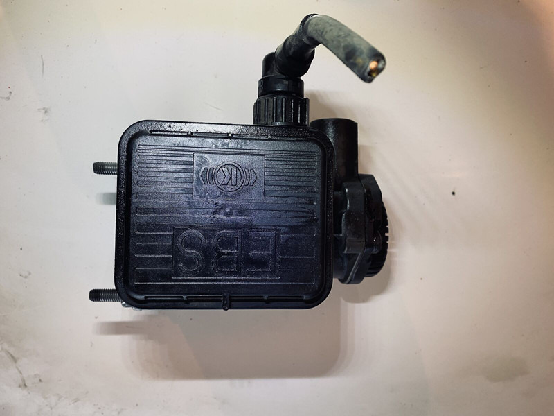 KNORR-BREMSE 124 - Части на спирачната система: снимка 3 KNORR-BREMSE 124 - Части на спирачната система: снимка 3