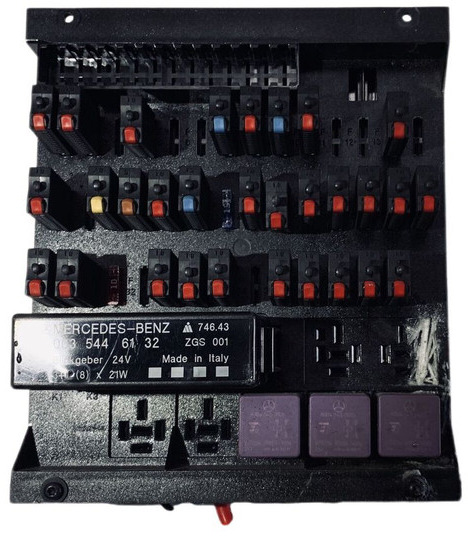 Mercedes-Benz 1824 - Електрическа система: снимка 1 Mercedes-Benz 1824 - Електрическа система: снимка 1