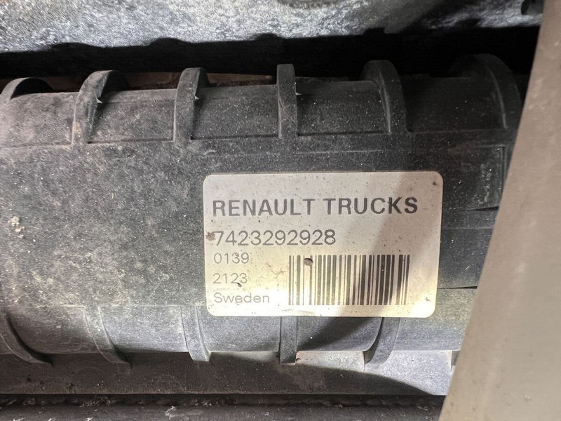 Renault  - Радиатор: снимка 4 Renault  - Радиатор: снимка 4