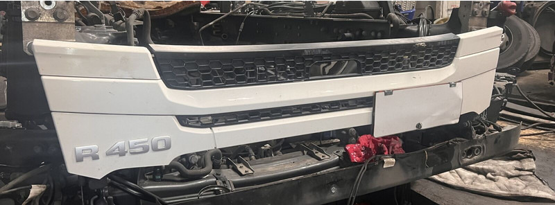 Scania R450 - Радиаторна решетка: снимка 1 Scania R450 - Радиаторна решетка: снимка 1