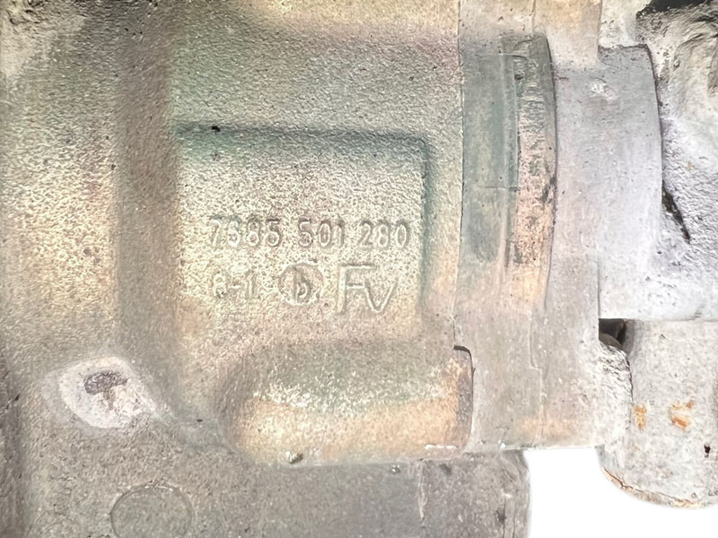 Volvo - Помпа на хидроусилвателя: снимка 5 Volvo - Помпа на хидроусилвателя: снимка 5