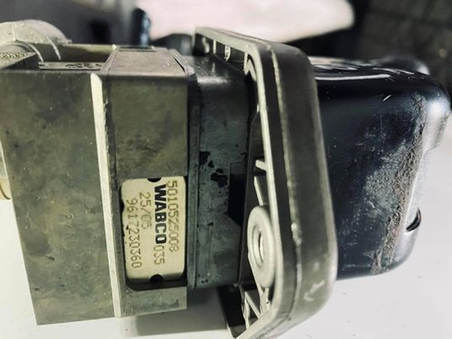 Wabco 5 - Кабина и интериор: снимка 3 Wabco 5 - Кабина и интериор: снимка 3