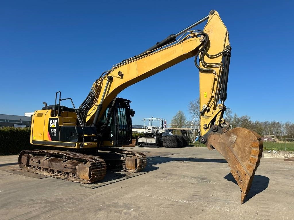 CAT 320 E - Верижен багер: снимка 2 CAT 320 E - Верижен багер: снимка 2