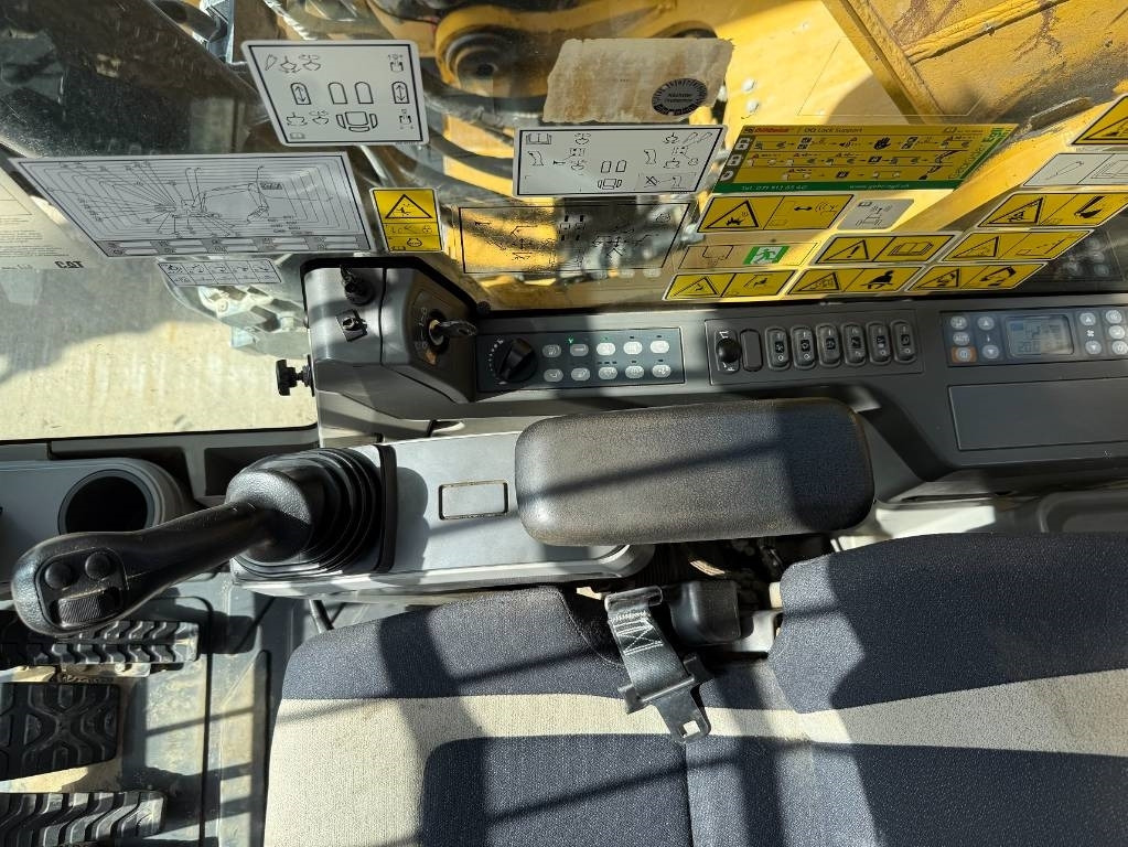CAT 335 F L CR - Верижен багер: снимка 5 CAT 335 F L CR - Верижен багер: снимка 5