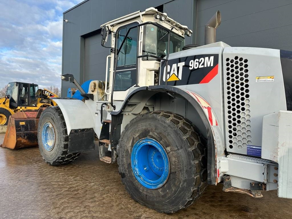 CAT 962 M / **NEW ENGINE** - Колесен товарач: снимка 3 CAT 962 M / **NEW ENGINE** - Колесен товарач: снимка 3
