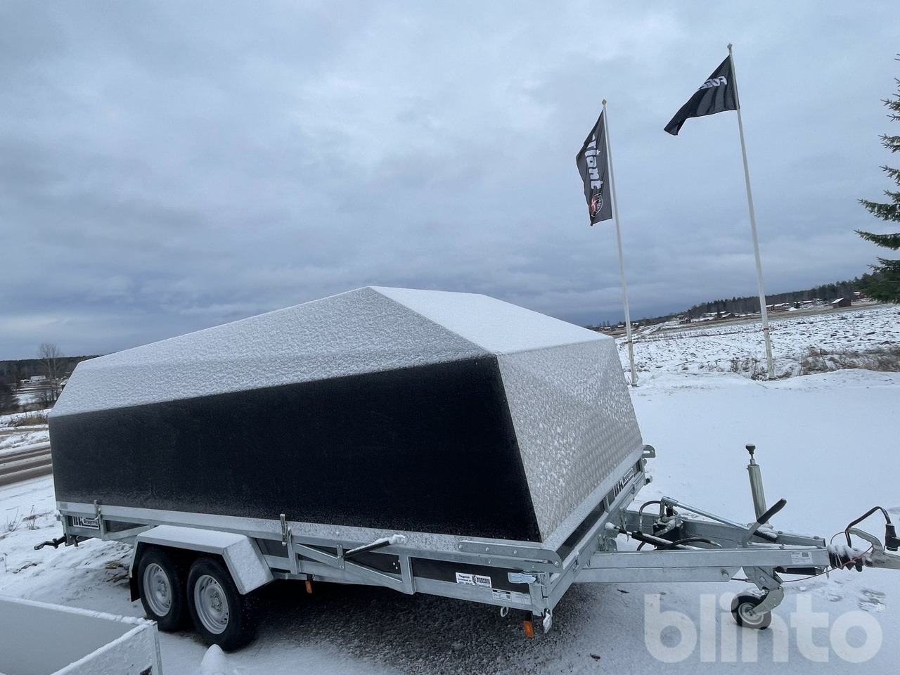 BK HENGEREN med hydraulisk tipp - Затворена каросерия ремарке: снимка 3 BK HENGEREN med hydraulisk tipp - Затворена каросерия ремарке: снимка 3