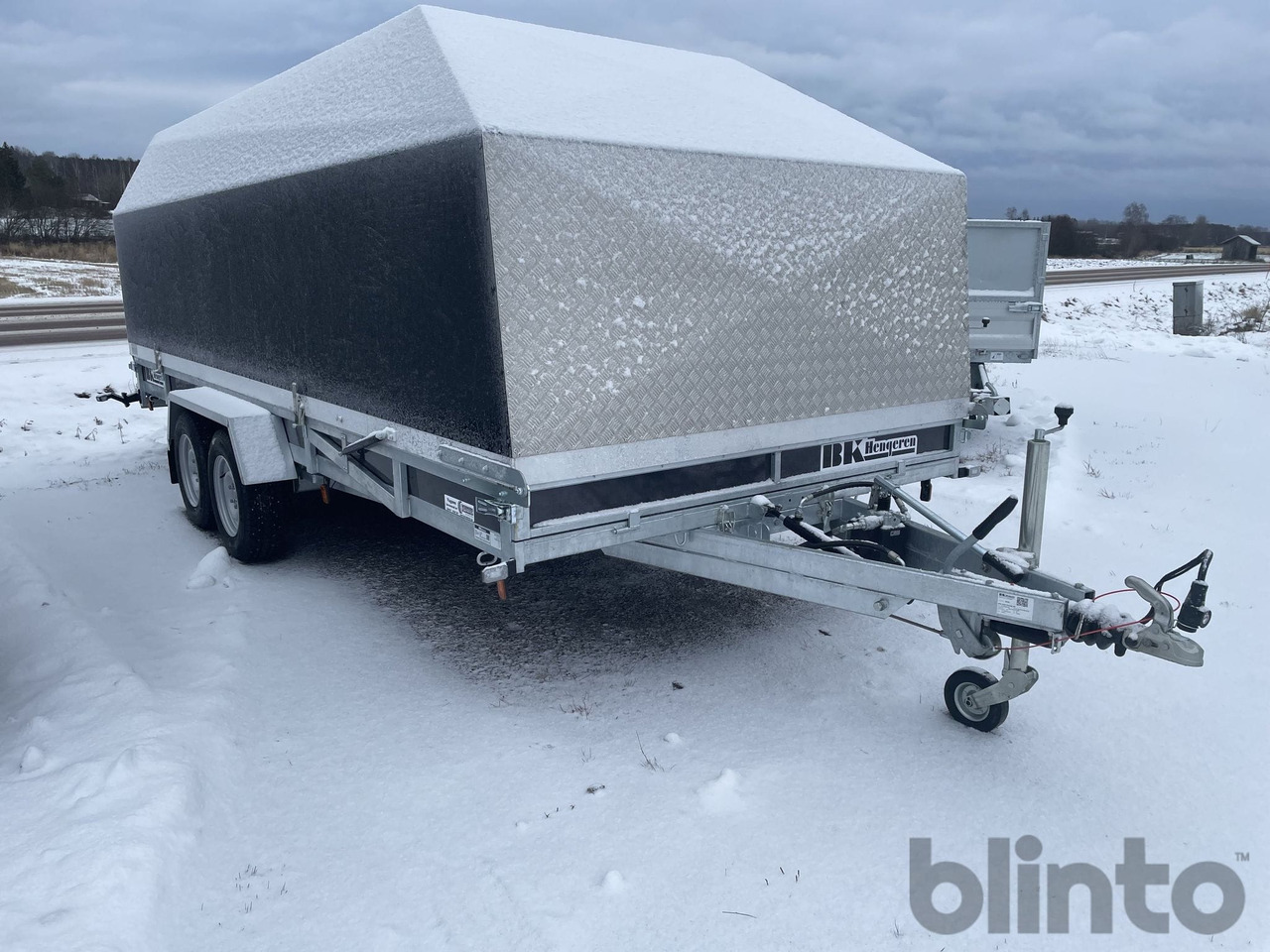 BK HENGEREN med hydraulisk tipp - Затворена каросерия ремарке: снимка 2 BK HENGEREN med hydraulisk tipp - Затворена каросерия ремарке: снимка 2