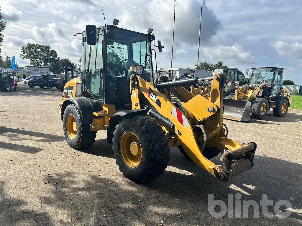 CAT 908 H2 (2013) - Колесен товарач: снимка 2 CAT 908 H2 (2013) - Колесен товарач: снимка 2