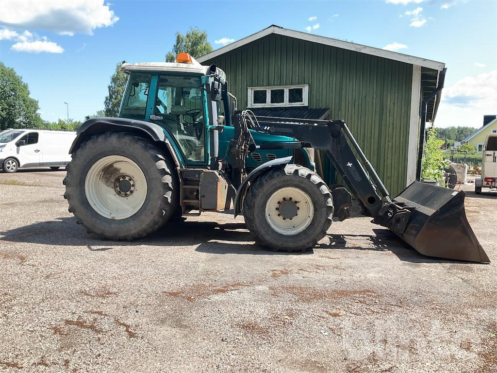 FENDT 714 VARIO - Трактор: снимка 4 FENDT 714 VARIO - Трактор: снимка 4