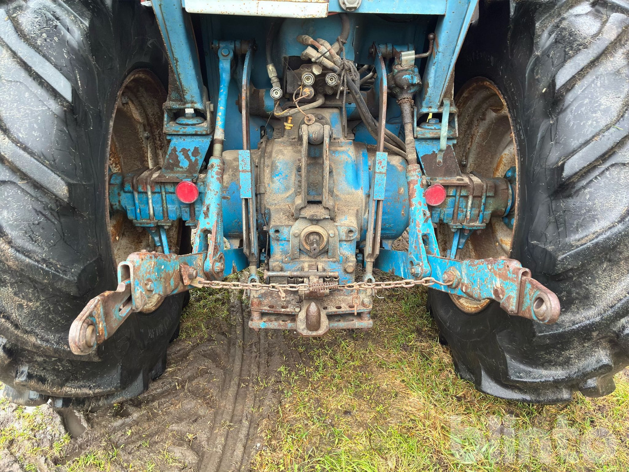 Трактор FORD 5000: снимка 13