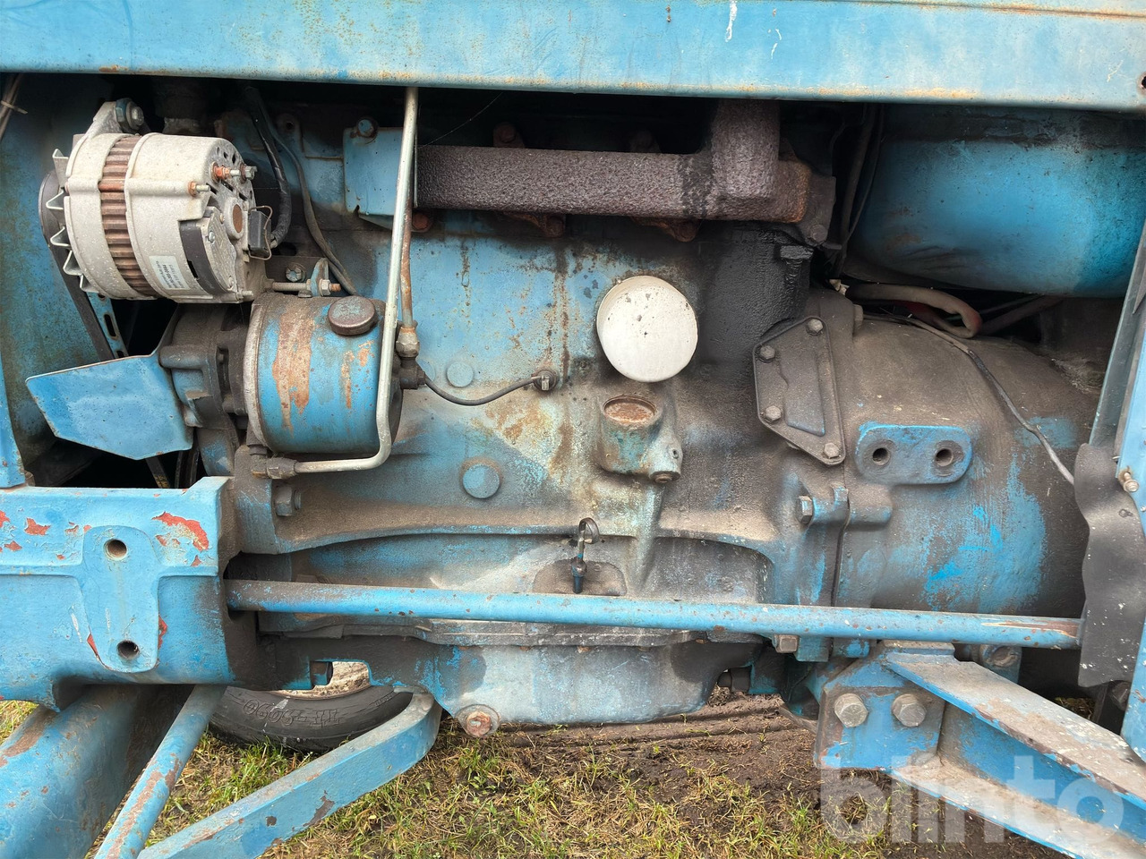 Трактор FORD 5000: снимка 10