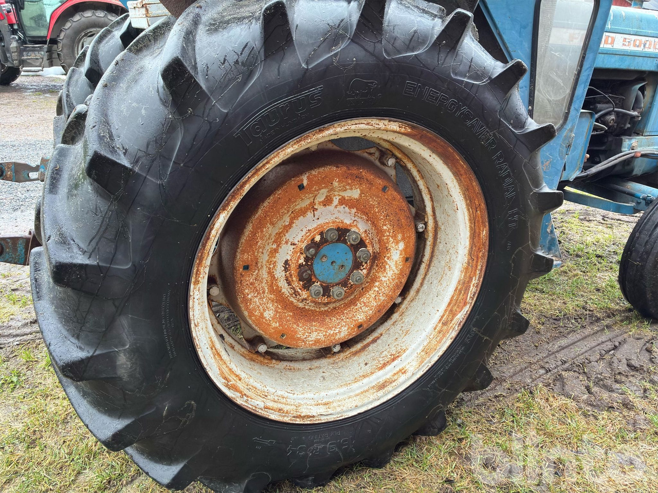 Трактор FORD 5000: снимка 26