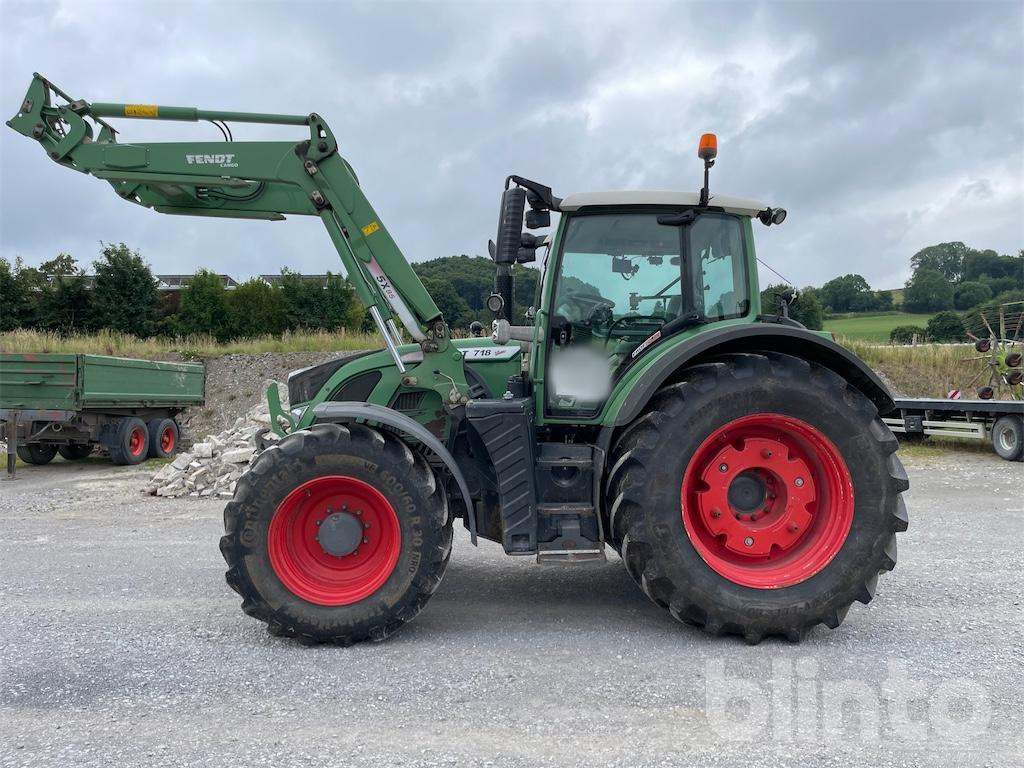 Fendt 718 Vario (2013) - Трактор: снимка 5 Fendt 718 Vario (2013) - Трактор: снимка 5