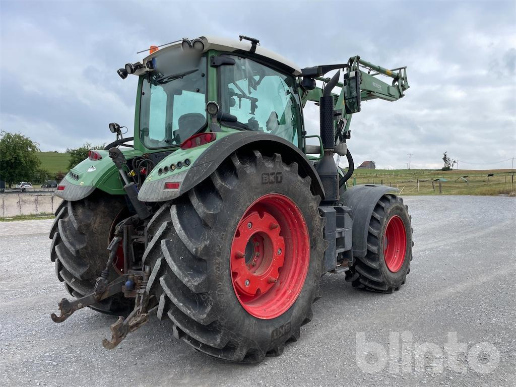 Fendt 718 Vario (2013) - Трактор: снимка 4 Fendt 718 Vario (2013) - Трактор: снимка 4
