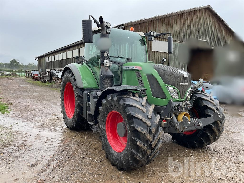 Fendt 724 Vario Profi Plus (2014) - Трактор: снимка 2 Fendt 724 Vario Profi Plus (2014) - Трактор: снимка 2