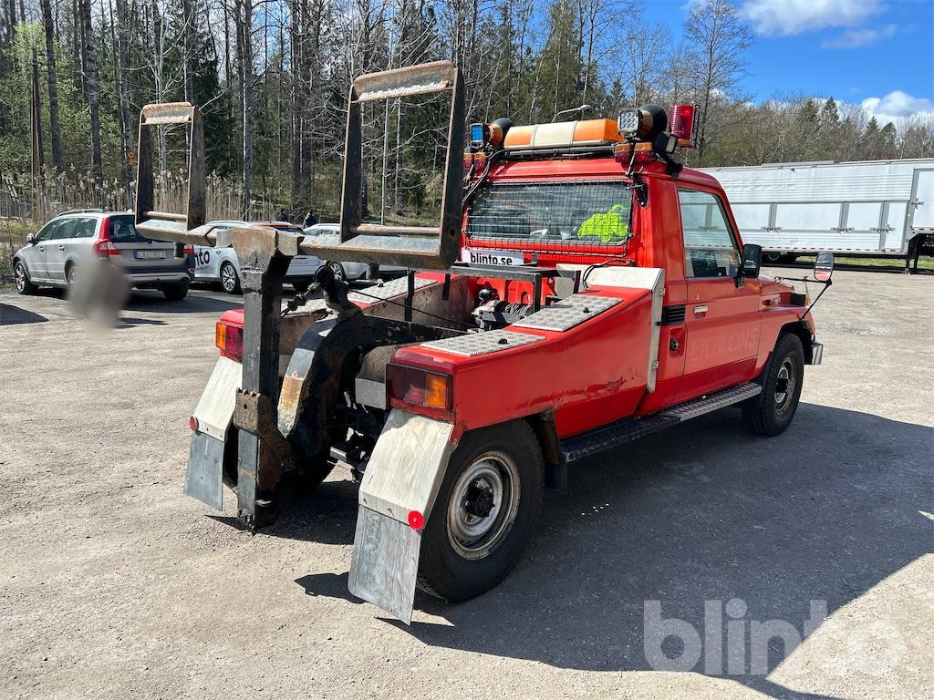 Garagebärgare / TOYOTA LAND CRUISER 70 P - Камион пътна помощ: снимка 5 Garagebärgare / TOYOTA LAND CRUISER 70 P - Камион пътна помощ: снимка 5