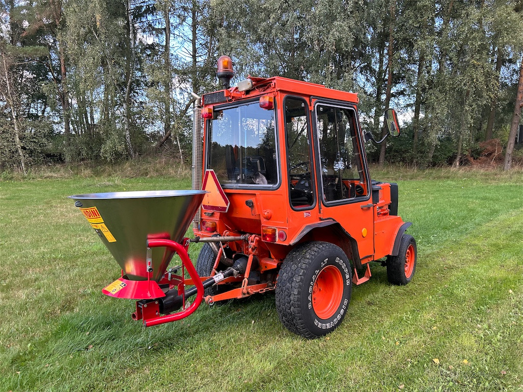 HOLDER P70C-460 - Трактор за комунални дейности: снимка 5 HOLDER P70C-460 - Трактор за комунални дейности: снимка 5