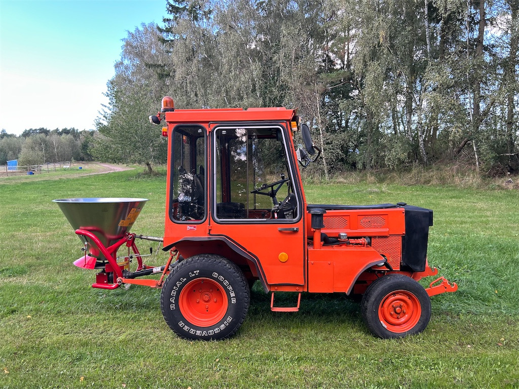 HOLDER P70C-460 - Трактор за комунални дейности: снимка 4 HOLDER P70C-460 - Трактор за комунални дейности: снимка 4