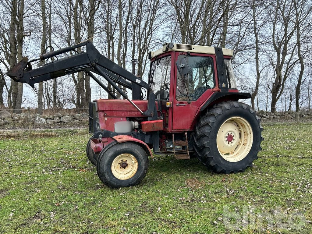 INTERNATIONAL 685 XL - Трактор: снимка 1 INTERNATIONAL 685 XL - Трактор: снимка 1