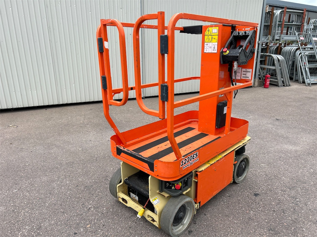 JLG 1230 ES - Вертикална работна платформа: снимка 3 JLG 1230 ES - Вертикална работна платформа: снимка 3