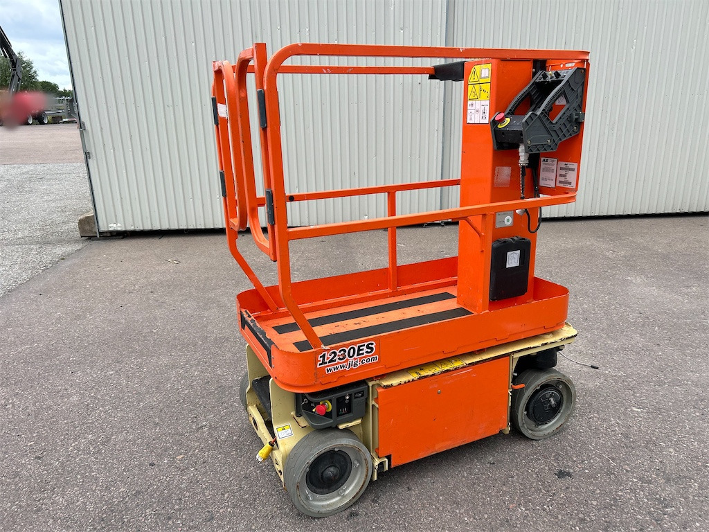 JLG 1230 ES - Вертикална работна платформа: снимка 2 JLG 1230 ES - Вертикална работна платформа: снимка 2