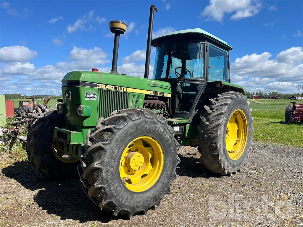 JOHN DEERE 3640 MFWD - Трактор: снимка 1 JOHN DEERE 3640 MFWD - Трактор: снимка 1