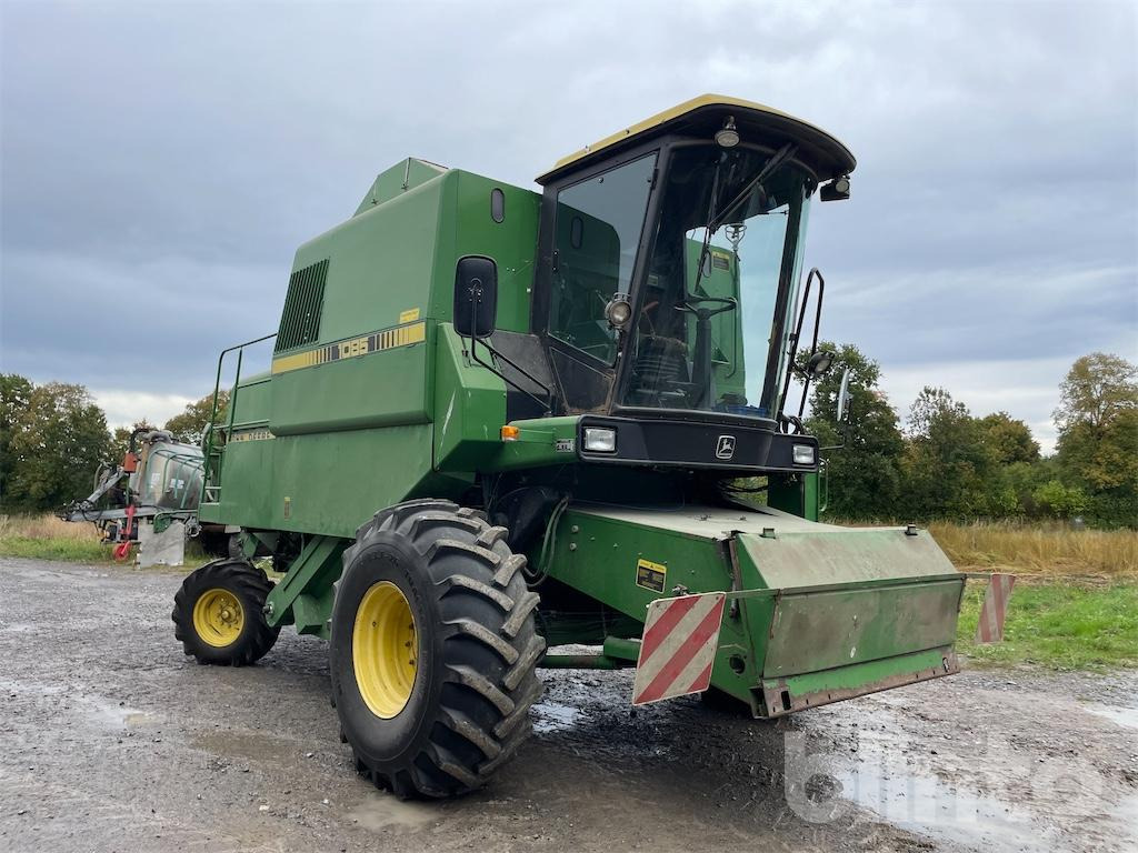 John Deere 1085 (1986) - Зърнокомбайн: снимка 1 John Deere 1085 (1986) - Зърнокомбайн: снимка 1
