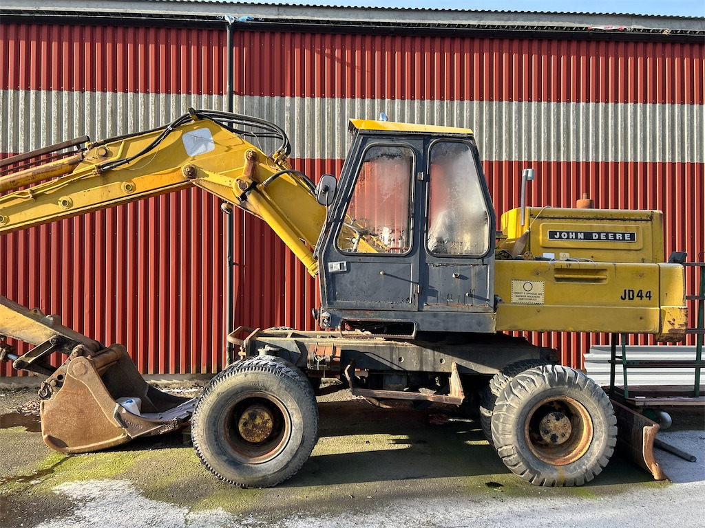 John Deere JD44 - Колесен багер: снимка 2 John Deere JD44 - Колесен багер: снимка 2