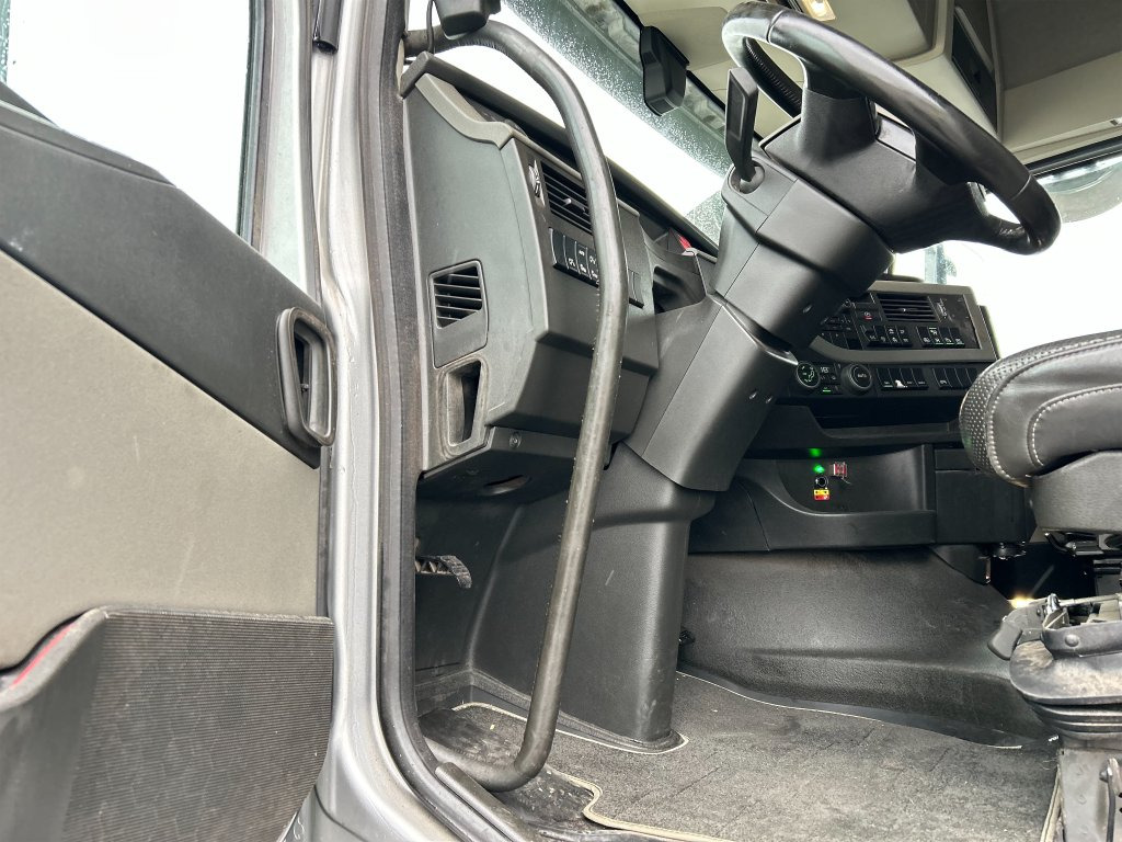 Камион VOLVO: снимка 15