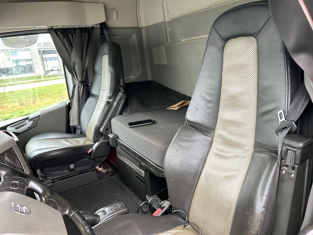 Камион VOLVO: снимка 16