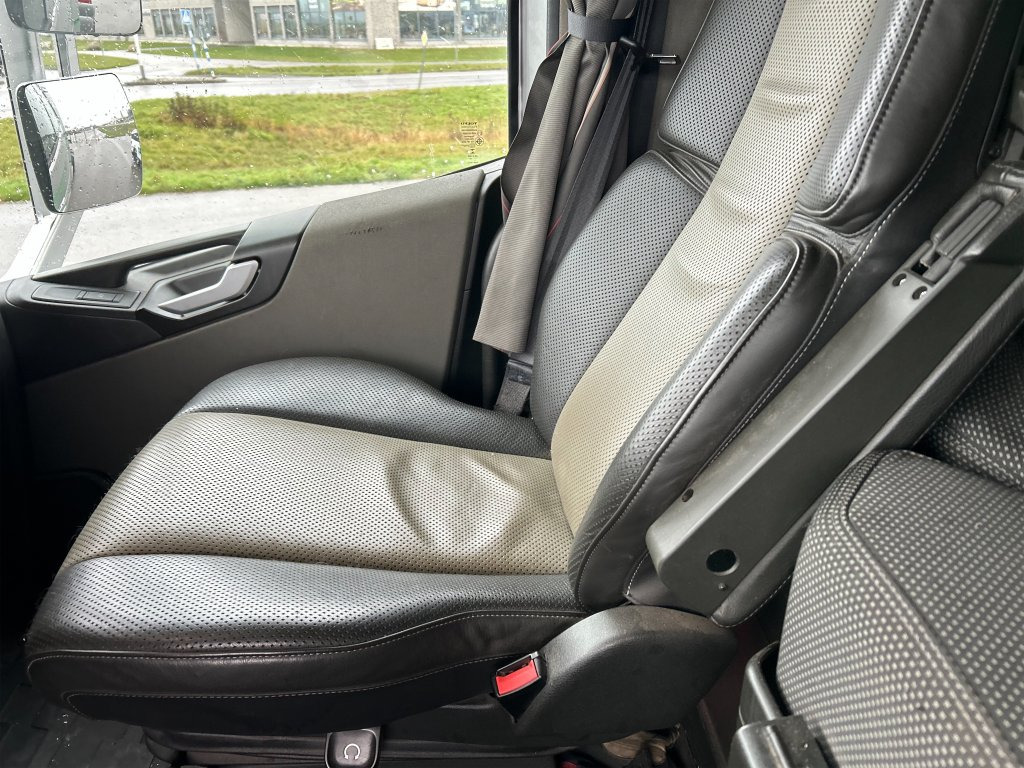 Камион VOLVO: снимка 22