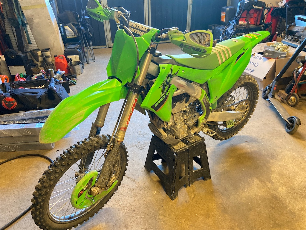 Kawasaki KX250F - Мотоциклет: снимка 1 Kawasaki KX250F - Мотоциклет: снимка 1