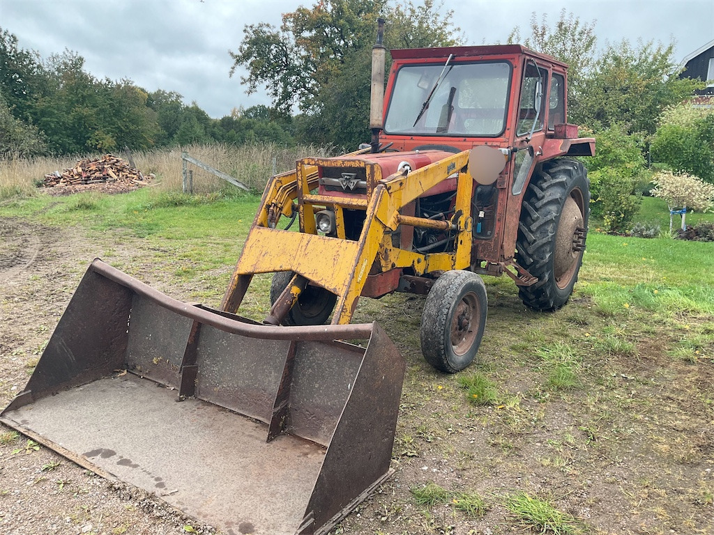 MASSEY-FERGUSSON 165 S - Трактор: снимка 1 MASSEY-FERGUSSON 165 S - Трактор: снимка 1
