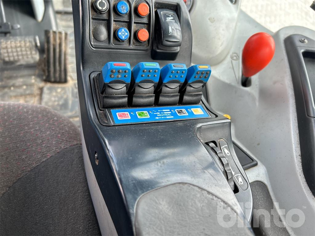 Трактор Massey Ferguson Dyna - VT 7490  (2010): снимка 19