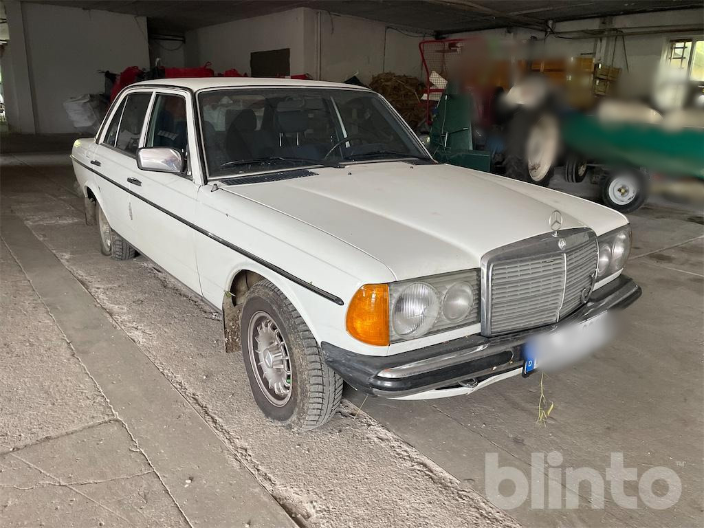 Mercedes 240D W123 (1981) - Лек автомобил: снимка 2 Mercedes 240D W123 (1981) - Лек автомобил: снимка 2