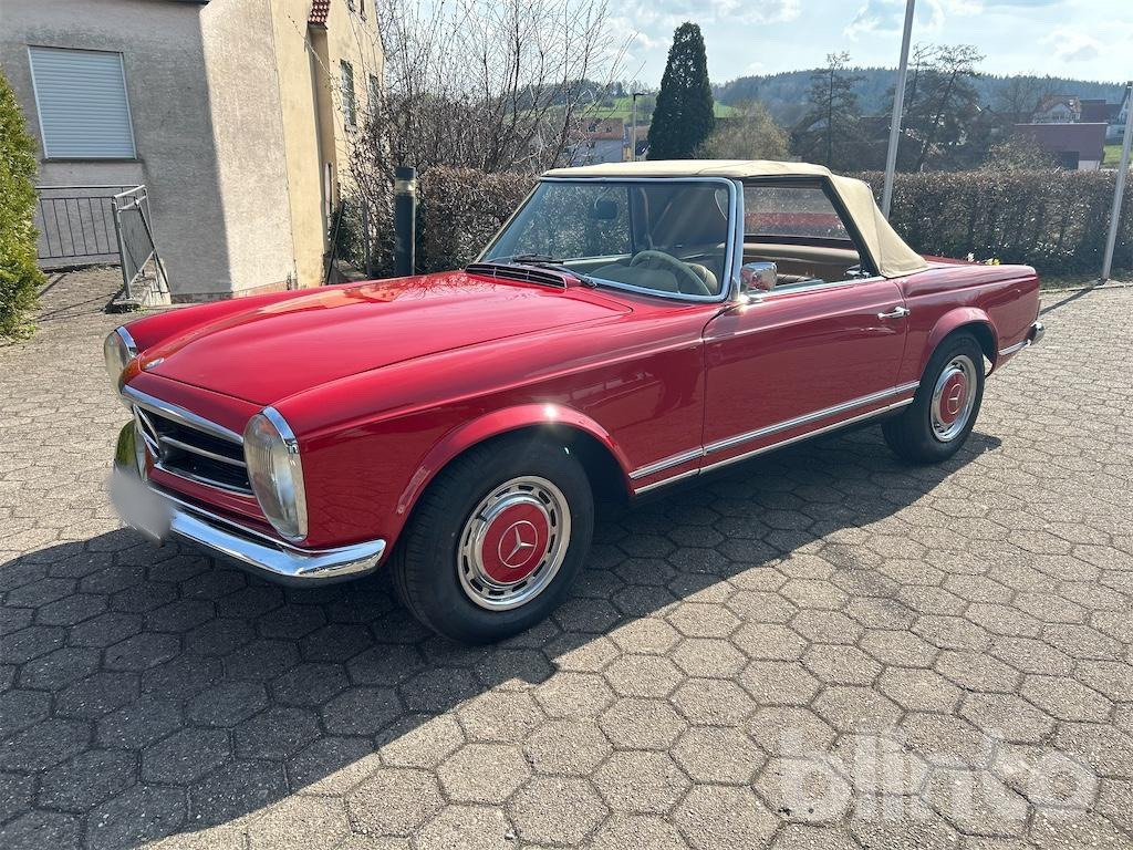 Mercedes Benz 230 SL (1965) - Лек автомобил: снимка 1 Mercedes Benz 230 SL (1965) - Лек автомобил: снимка 1