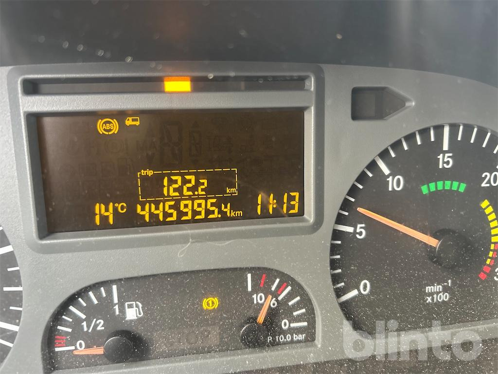 Mercedes Benz 818L (2006) - Камион фургон: снимка 5 Mercedes Benz 818L (2006) - Камион фургон: снимка 5