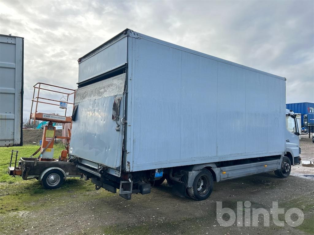 Mercedes Benz 818L (2006) - Камион фургон: снимка 3 Mercedes Benz 818L (2006) - Камион фургон: снимка 3