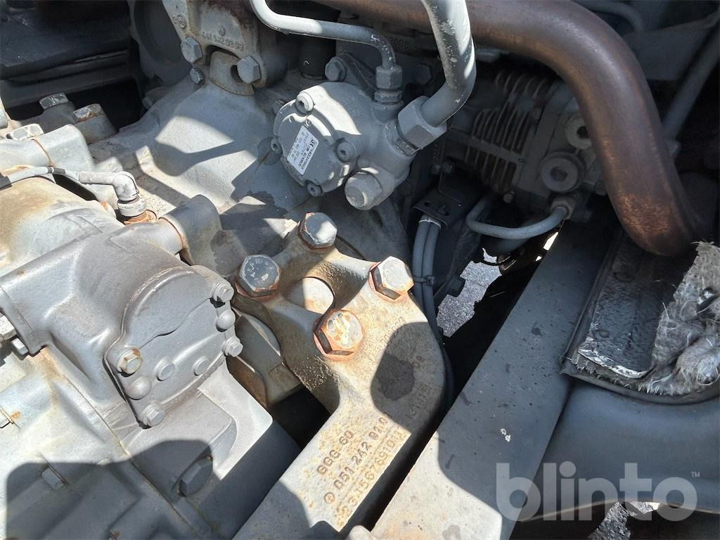 Шаси кабина Mercedes-Benz (D) 1424 L (1997): снимка 34