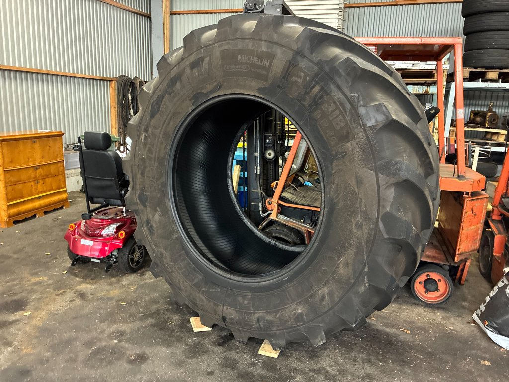 Michelin 900/65R46 - Гума за Трактор: снимка 1 Michelin 900/65R46 - Гума за Трактор: снимка 1