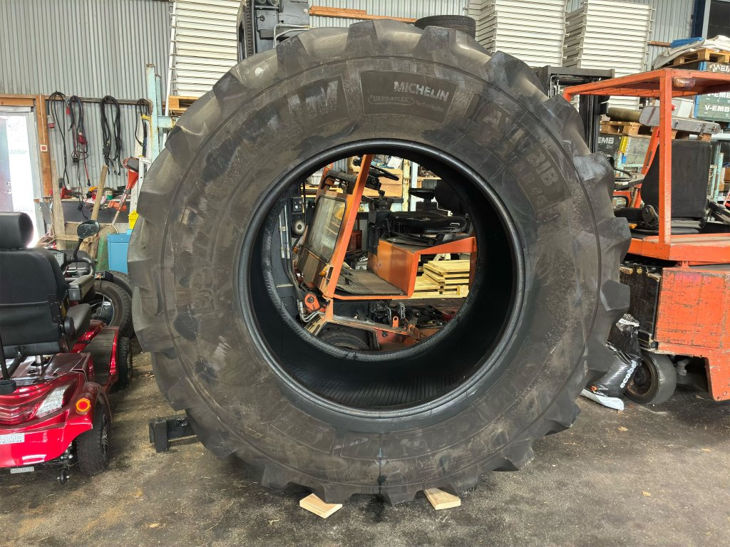 Michelin 900/65R46 - Гума за Трактор: снимка 2 Michelin 900/65R46 - Гума за Трактор: снимка 2
