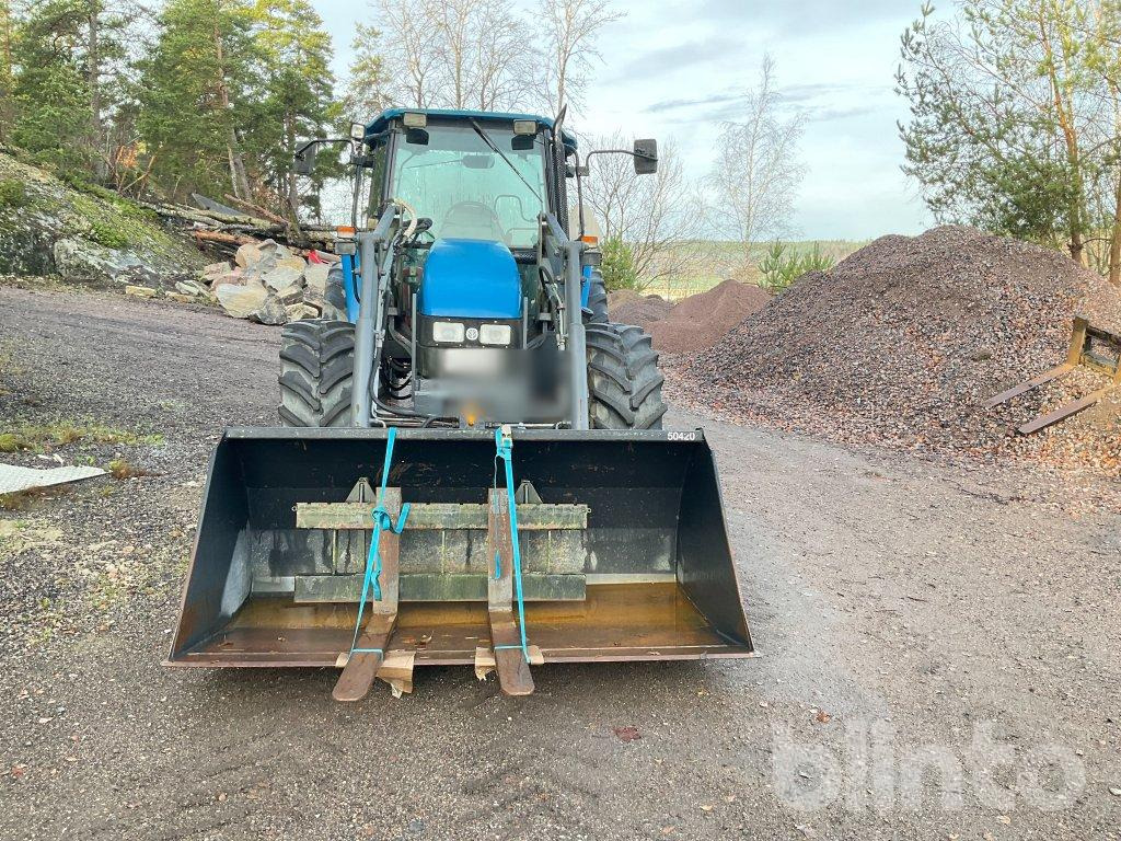 NEW HOLLAND TL90 4WD - Трактор: снимка 2 NEW HOLLAND TL90 4WD - Трактор: снимка 2