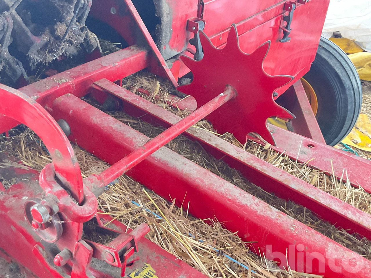 Сламопреса за квадратни бали New Holland 377: снимка 18 Сламопреса за квадратни бали New Holland 377: снимка 18