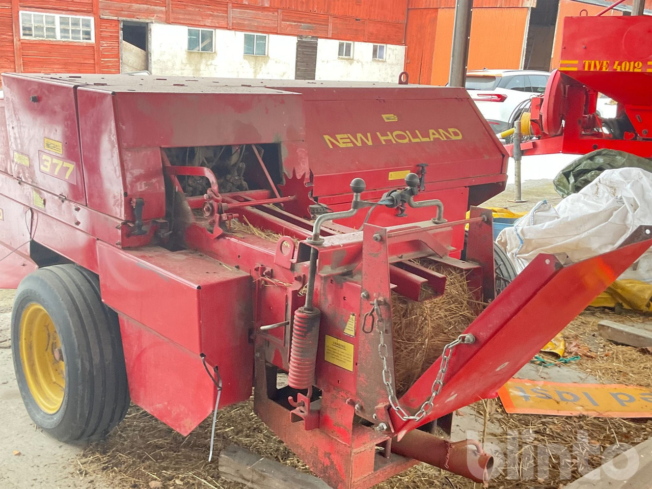 Сламопреса за квадратни бали New Holland 377: снимка 15 Сламопреса за квадратни бали New Holland 377: снимка 15