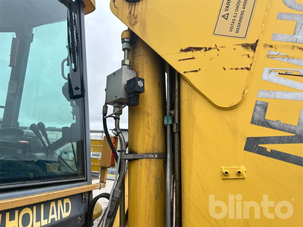 Багер-товарач New Holland LB115 4WD: снимка 48