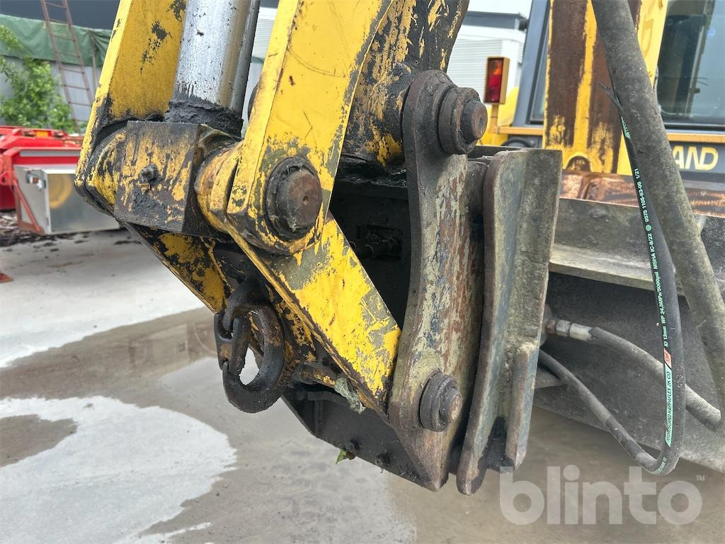 Багер-товарач New Holland LB115 4WD: снимка 41
