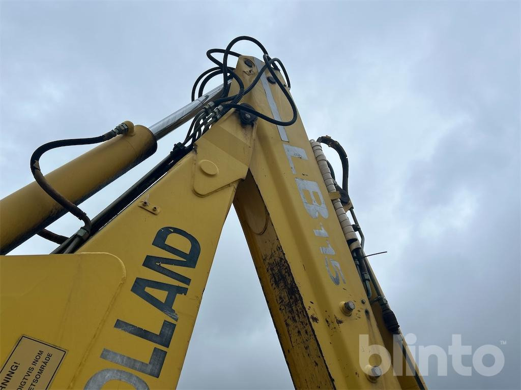 Багер-товарач New Holland LB115 4WD: снимка 49